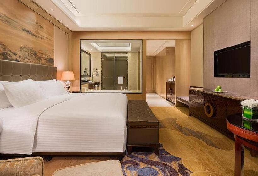 Deluxe room with river view, Wanda Realm Fushun