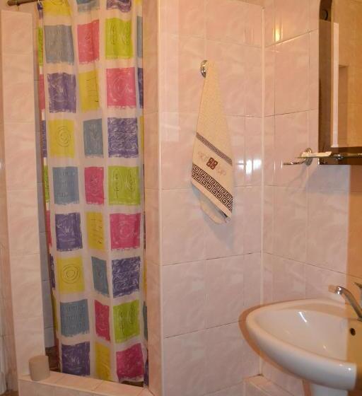 غرفة إقتصادية, Zabava Guest House