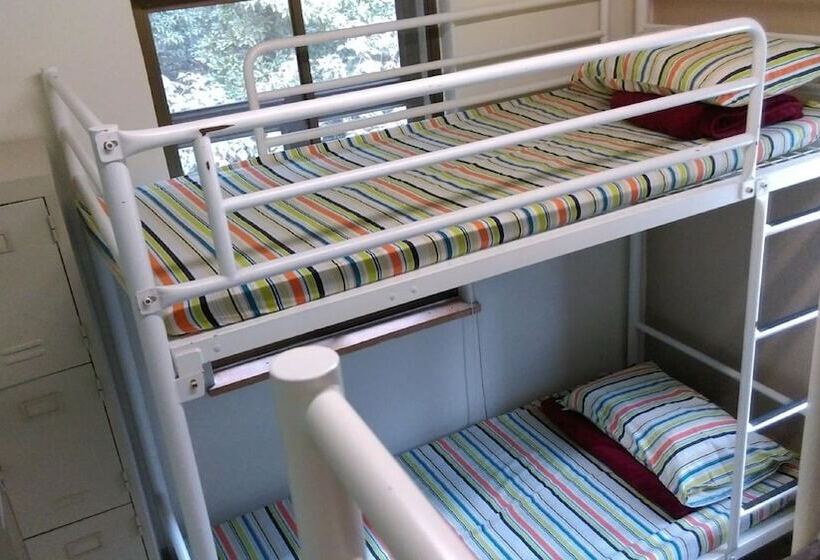 Bed in een Gedeelde Kamer, Yha Ngong Ping Sg Davis Youth Hostel