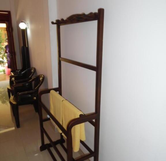 اتاق خانوادگی, Bloom Guest House