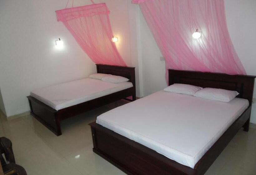 Quarto Familiar, Bloom Guest House