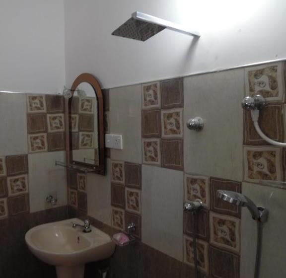 اتاق استاندارد سه نفره, Bloom Guest House