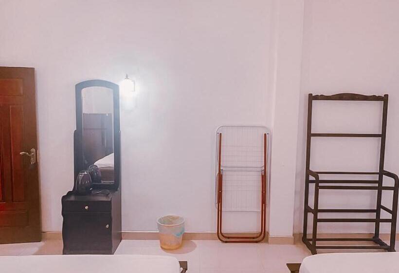 اتاق خانوادگی, Bloom Guest House