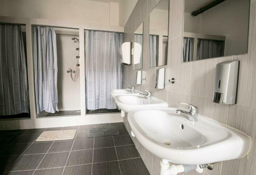 Quarto Estandar Banheiro Compartilhado, Brix Hostel