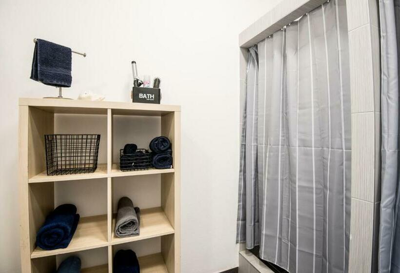 Quarto Estandar Banheiro Compartilhado, Brix Hostel