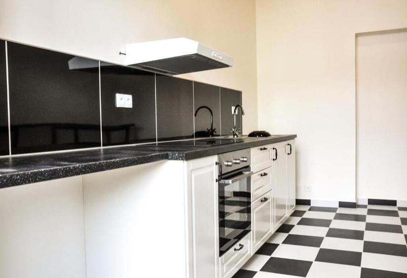 Quarto Estandar Banheiro Compartilhado, Brix Hostel