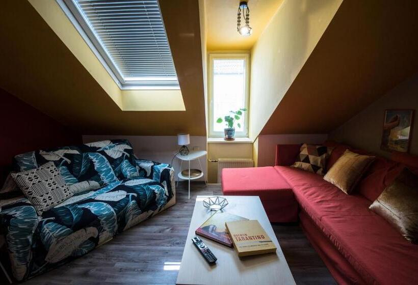 Quarto Quádruplo Estandar, Brix Hostel