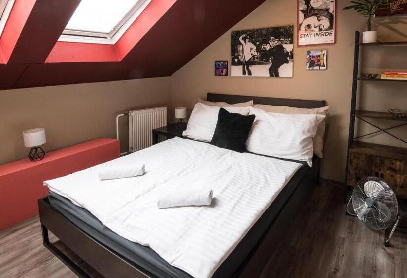 Quarto Quádruplo Estandar, Brix Hostel