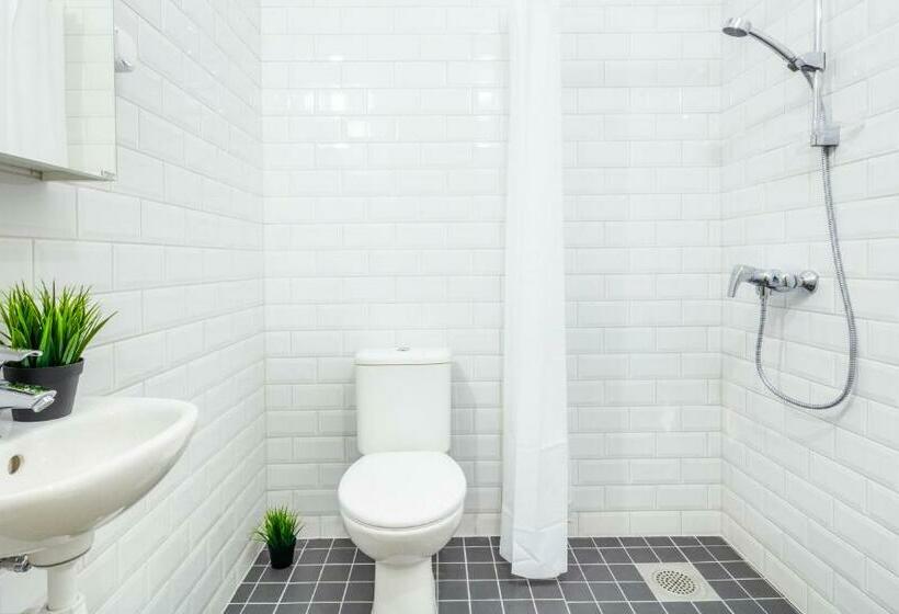 اتاق استاندارد یک تخته با سرویس بهداشتی مشترک, Hektor Design Hostel