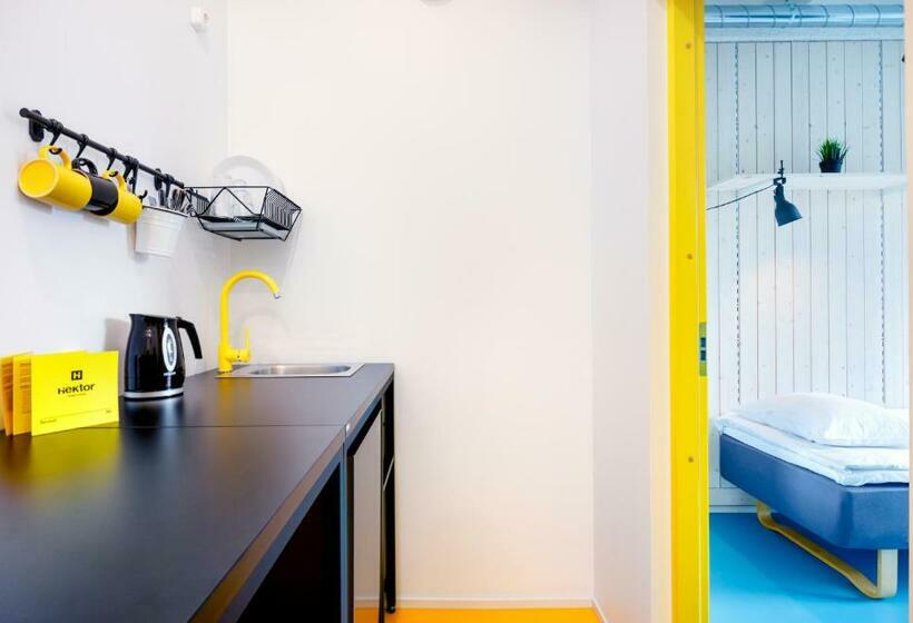 اتاق استاندارد یک تخته با سرویس بهداشتی مشترک, Hektor Design Hostel