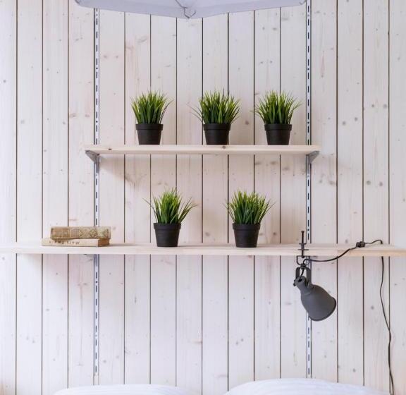 اتاق استاندارد با سرویس بهداشتی مشترک, Hektor Design Hostel