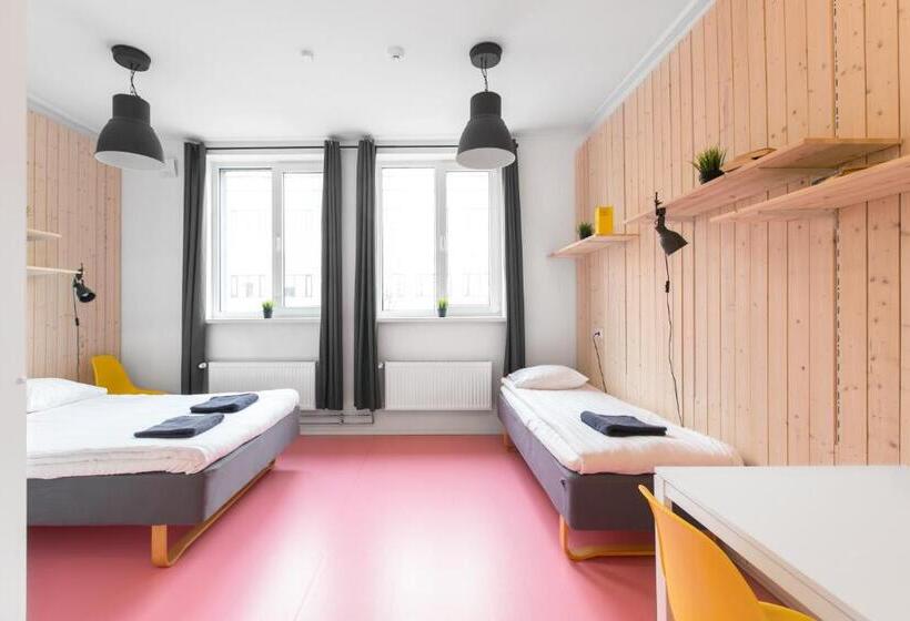 اتاق خانوادگی, Hektor Design Hostel