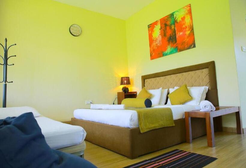 디럭스 트리플 룸, Hill Cool Hotel & Restaurant