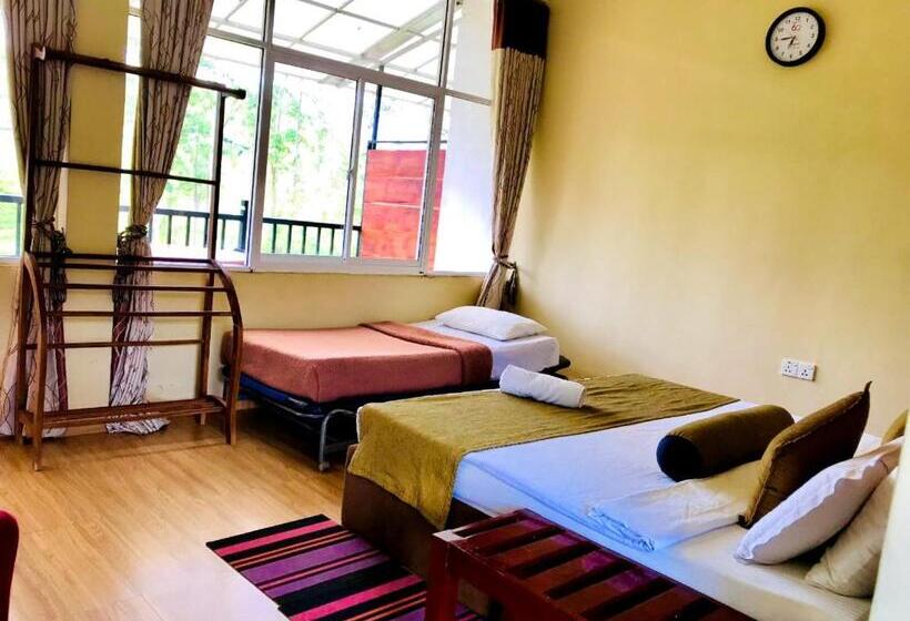 디럭스 트리플 룸, Hill Cool Hotel & Restaurant