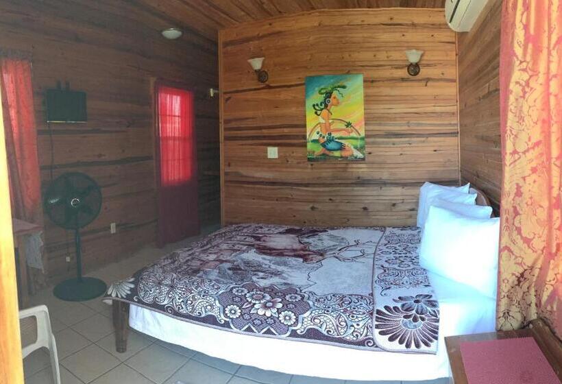 غرفة قياسية مزوَّدة بشُرفة, Blue Wave Guest House