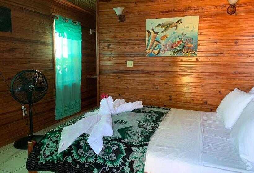 غرفة قياسية مزوَّدة بشُرفة, Blue Wave Guest House