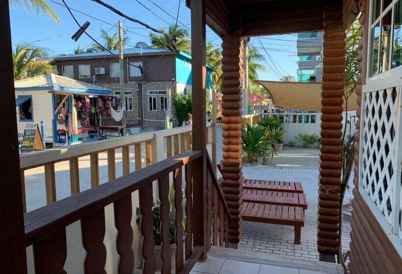 غرفة قياسية مزوَّدة بشُرفة, Blue Wave Guest House