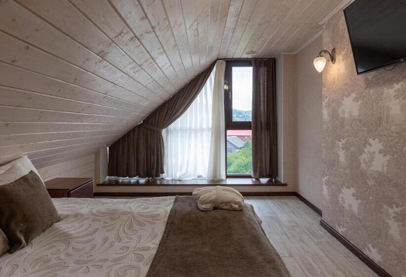 سوییت دوبلکس, Carparosa