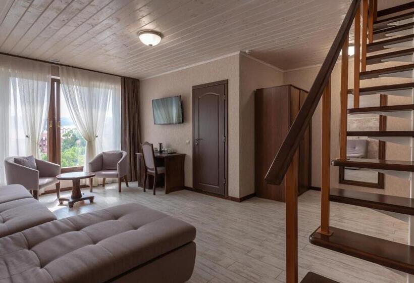 سوییت دوبلکس, Carparosa