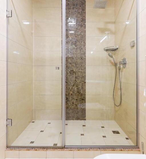 سوییت جونیور با بالکن, Carparosa