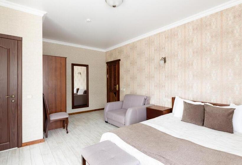 سوییت جونیور با بالکن, Carparosa