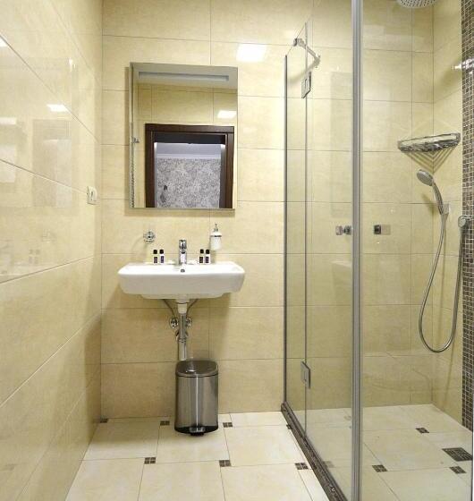 اتاق سوپریور با بالکن, Carparosa