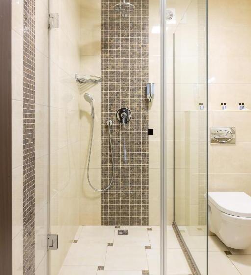 اتاق استاندارد سه تخته با بالکن, Carparosa