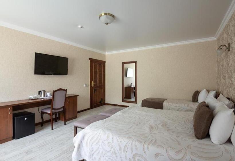 اتاق استاندارد سه تخته با بالکن, Carparosa