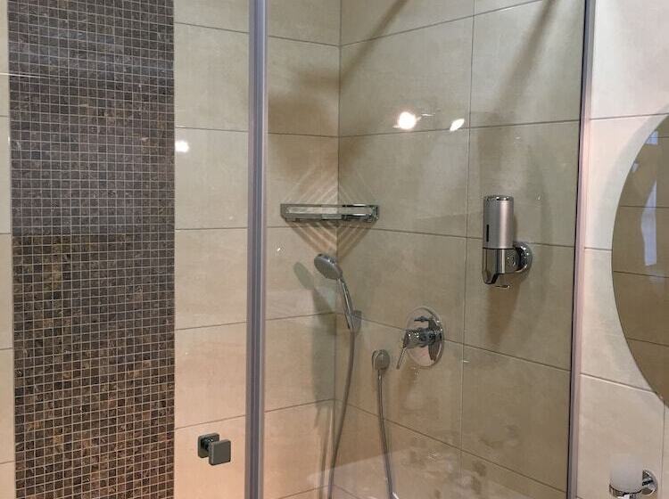 سوئیت جونیور با چشمانداز, Carparosa