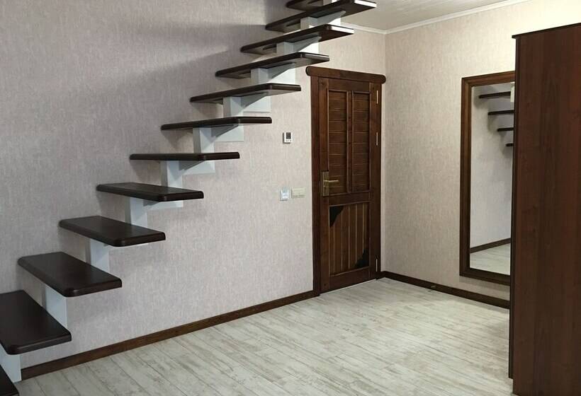 سوییت دوبلکس, Carparosa