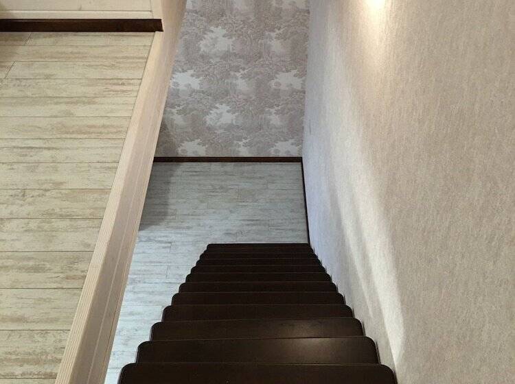 سوییت دوبلکس, Carparosa