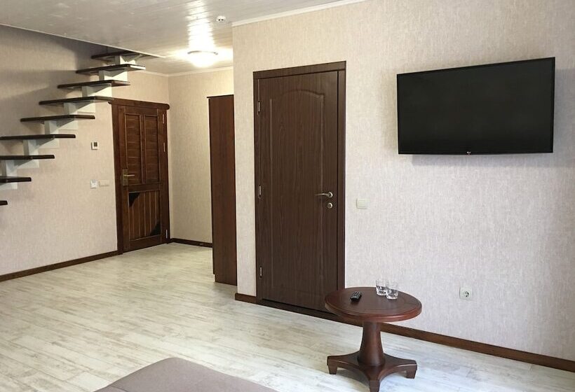 سوییت دوبلکس, Carparosa