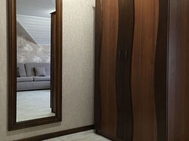 سوییت دوبلکس, Carparosa