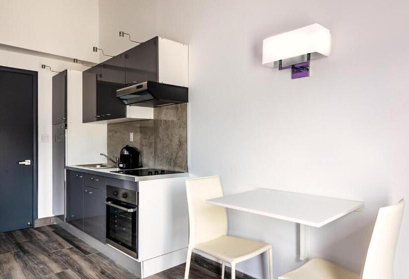 سوییت, Commodore Suites