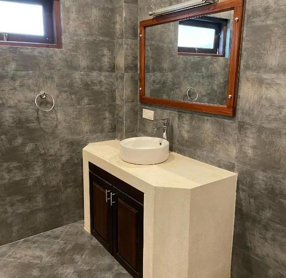 Номер Стандарт, Crystal Oceanic