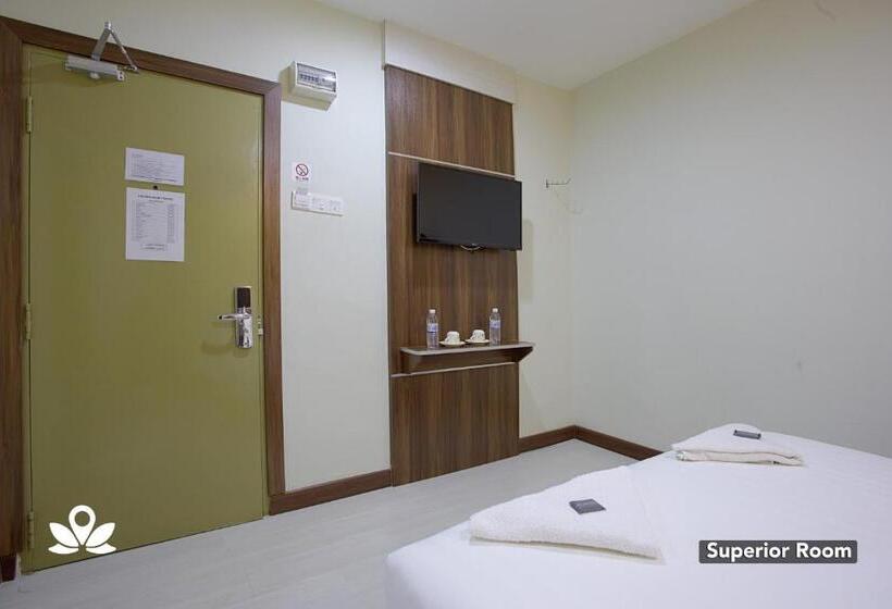 Quarto superior, Golden Night