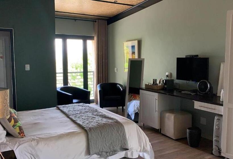 غرفة سوبيريور, The Courtyard Guest House