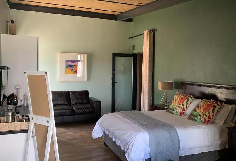 غرفة سوبيريور, The Courtyard Guest House