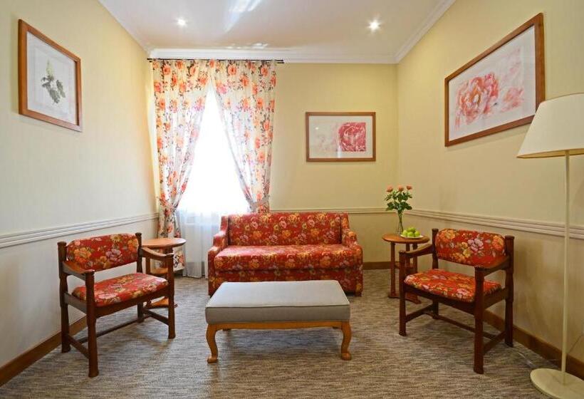 سوییت, Premier Hotel Pochaiv