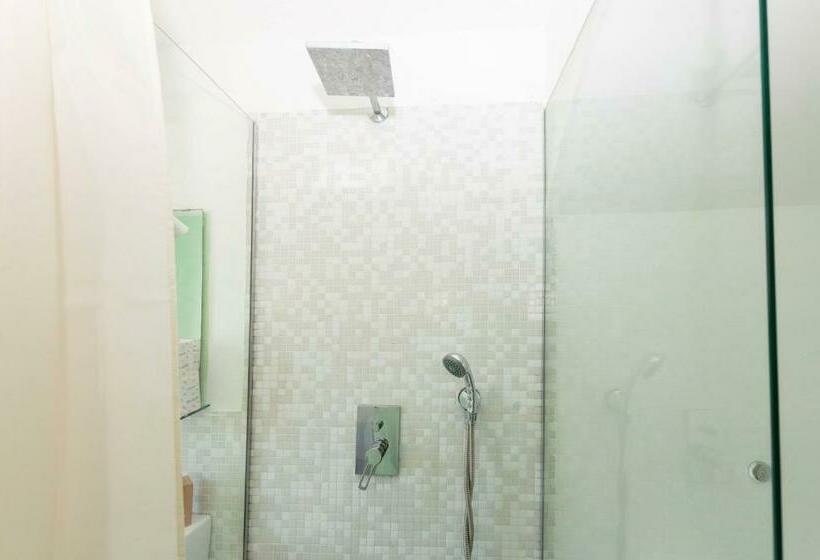 デラックススタジオ, Gioia 13 Rooms & Apartments