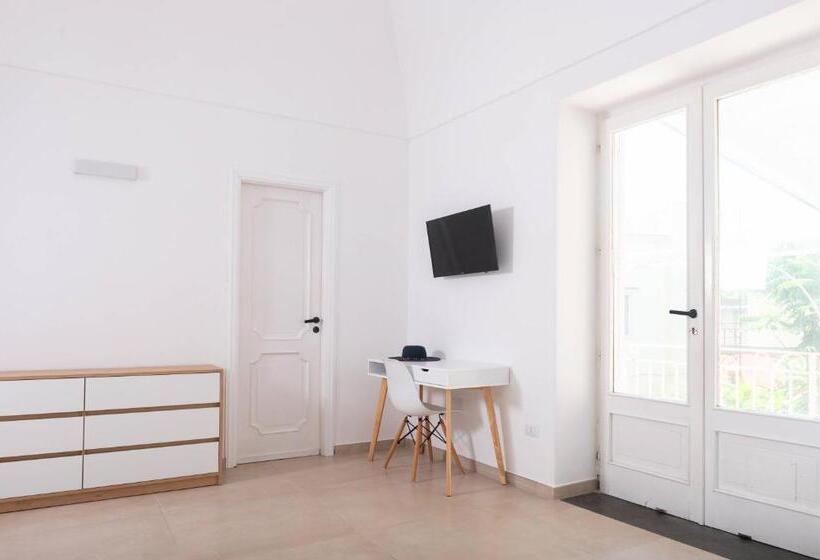 Escritório Deluxe, Gioia 13 Rooms & Apartments