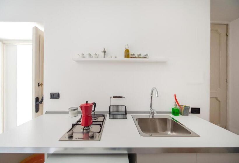Escritório Estándar, Gioia 13 Rooms & Apartments
