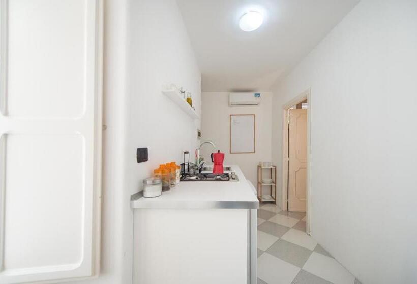 スタンダードスタジオ, Gioia 13 Rooms & Apartments