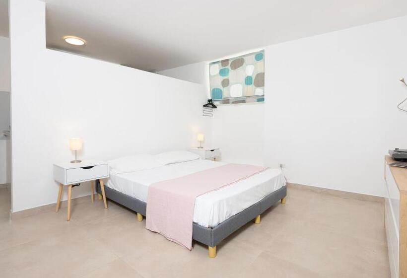 Escritório Estándar, Gioia 13 Rooms & Apartments