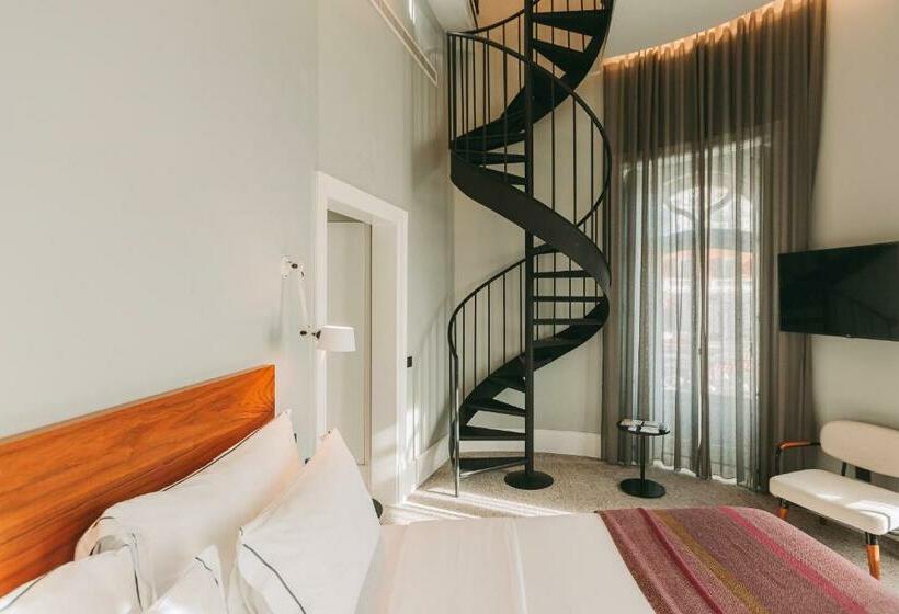 سوییت دوبلکس, 1908 Lisboa