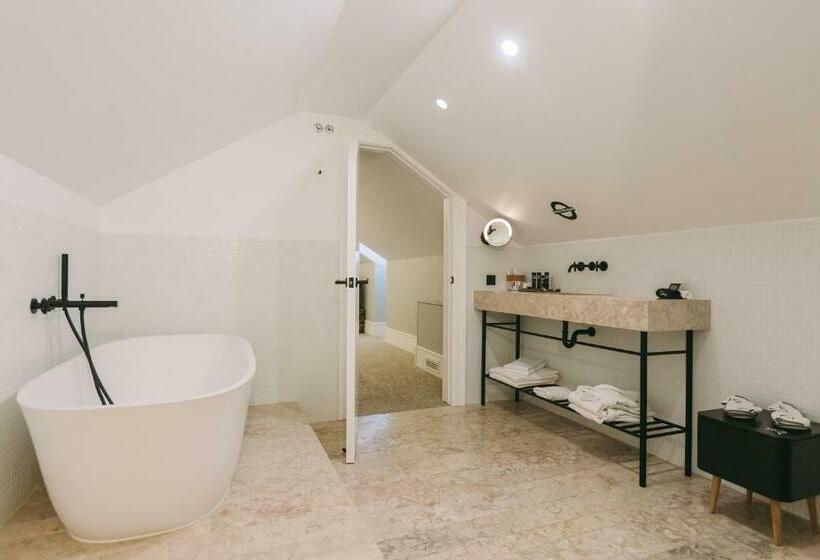 سوئیت پنت هاوس, 1908 Lisboa