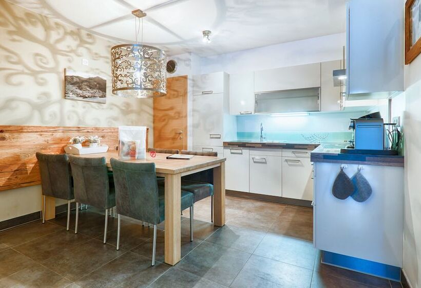 آپارتمان 2 خوابه با بالکن, Avenida Mountain Resort By Alpin Rentals Incl Summercard