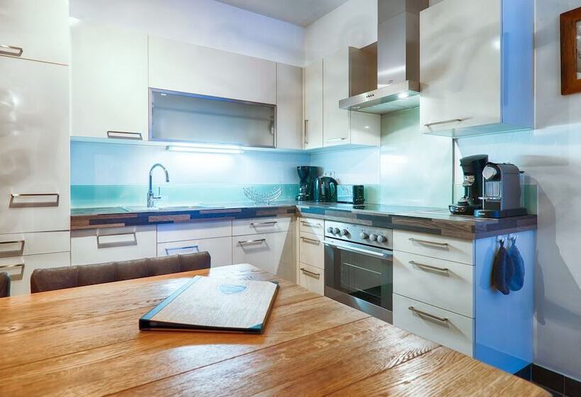 آپارتمان 2 خوابه با بالکن, Avenida Mountain Resort By Alpin Rentals Incl Summercard