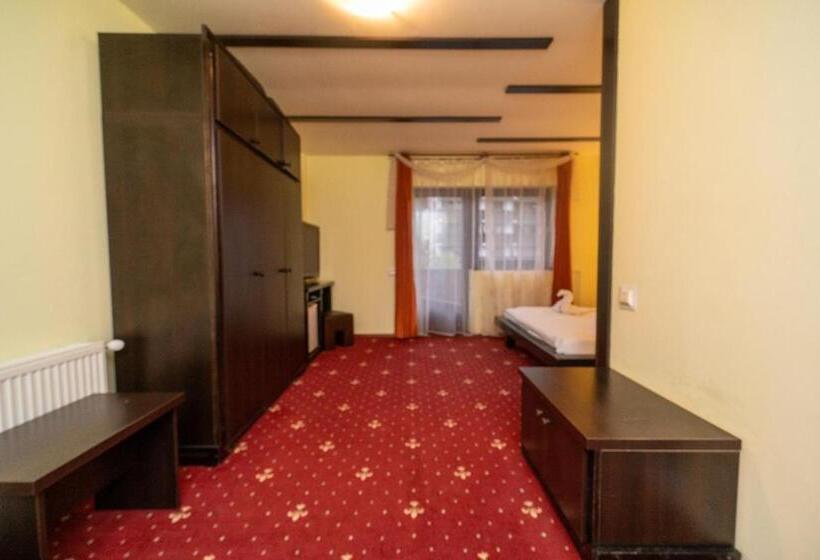 סטודיו סטנדרט עם מרפסת, Casa Frent