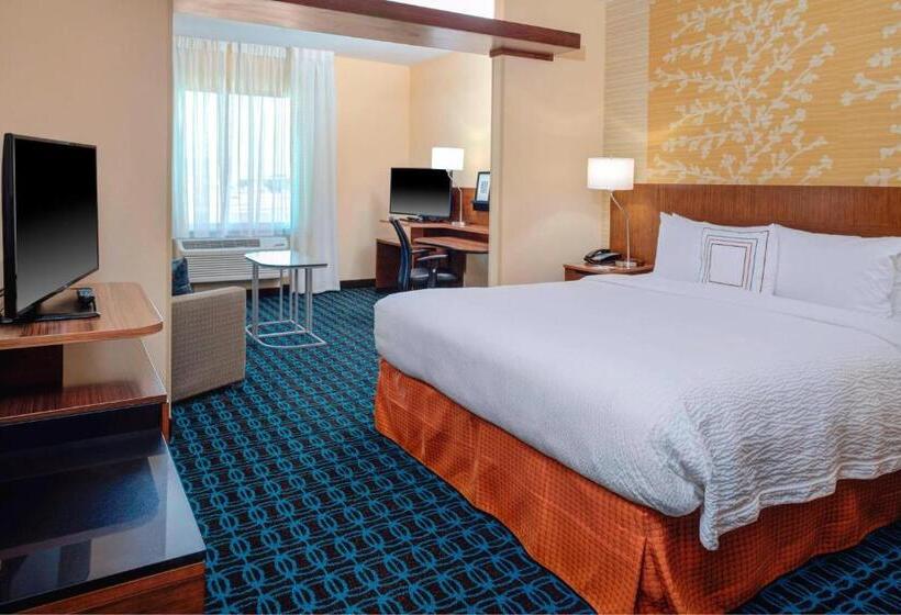 キングサイズベッドのスイートルーム, Fairfield Inn & Suites By Marriott Hollister